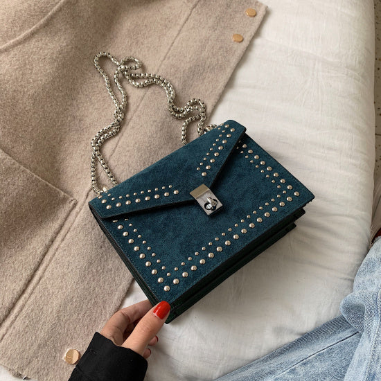 Zahreah™ | Kleine Scrub-Schultertasche aus Leder.