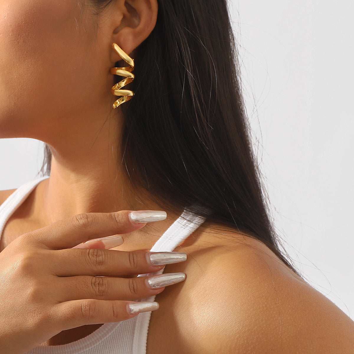 Spiraal Oorbel - Een Tijdloos Accent voor Jouw Stijl!