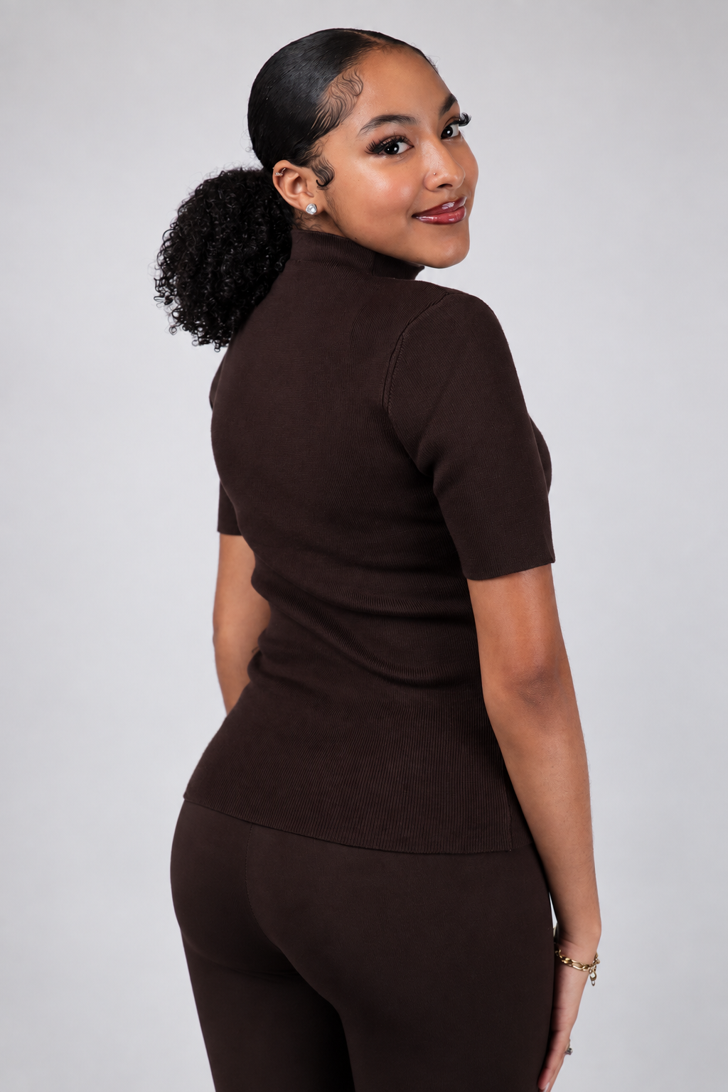 Rib High Neck Top Bruin